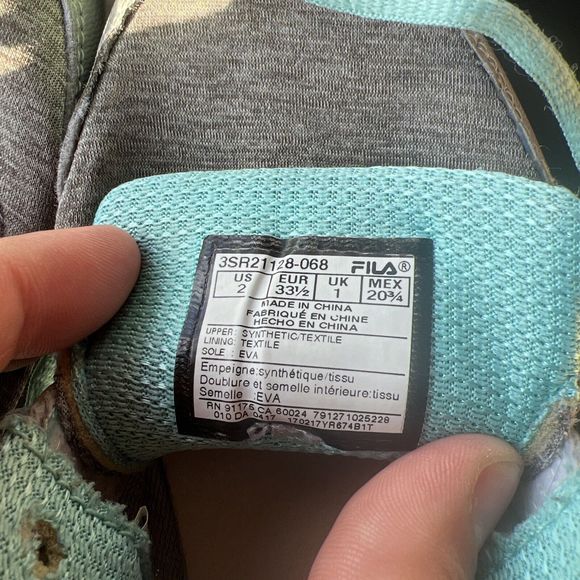 FILA Women's Girls Light Spring / Gray Heather Walking Shoes ~ Size 2 - Picture 5 of 6